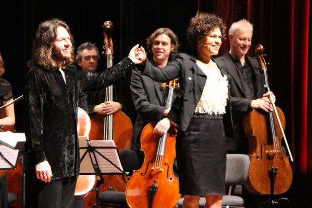 Viktor Lazlo a accompagné l'Orchestre Royal de Chambre de Belgique, dirigé par Frank Braley © David Fourmanois